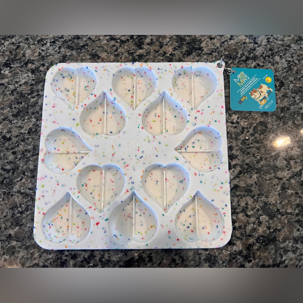 NWT Silicone Treat mat